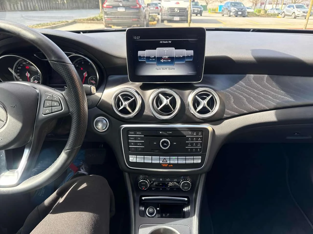 Mercedes-Benz GLA 250 4MATIC SUV/CARFAX/ПАНОРАМА/ПОДГРЕВИ, снимка 9 - Автомобили и джипове - 53933939
