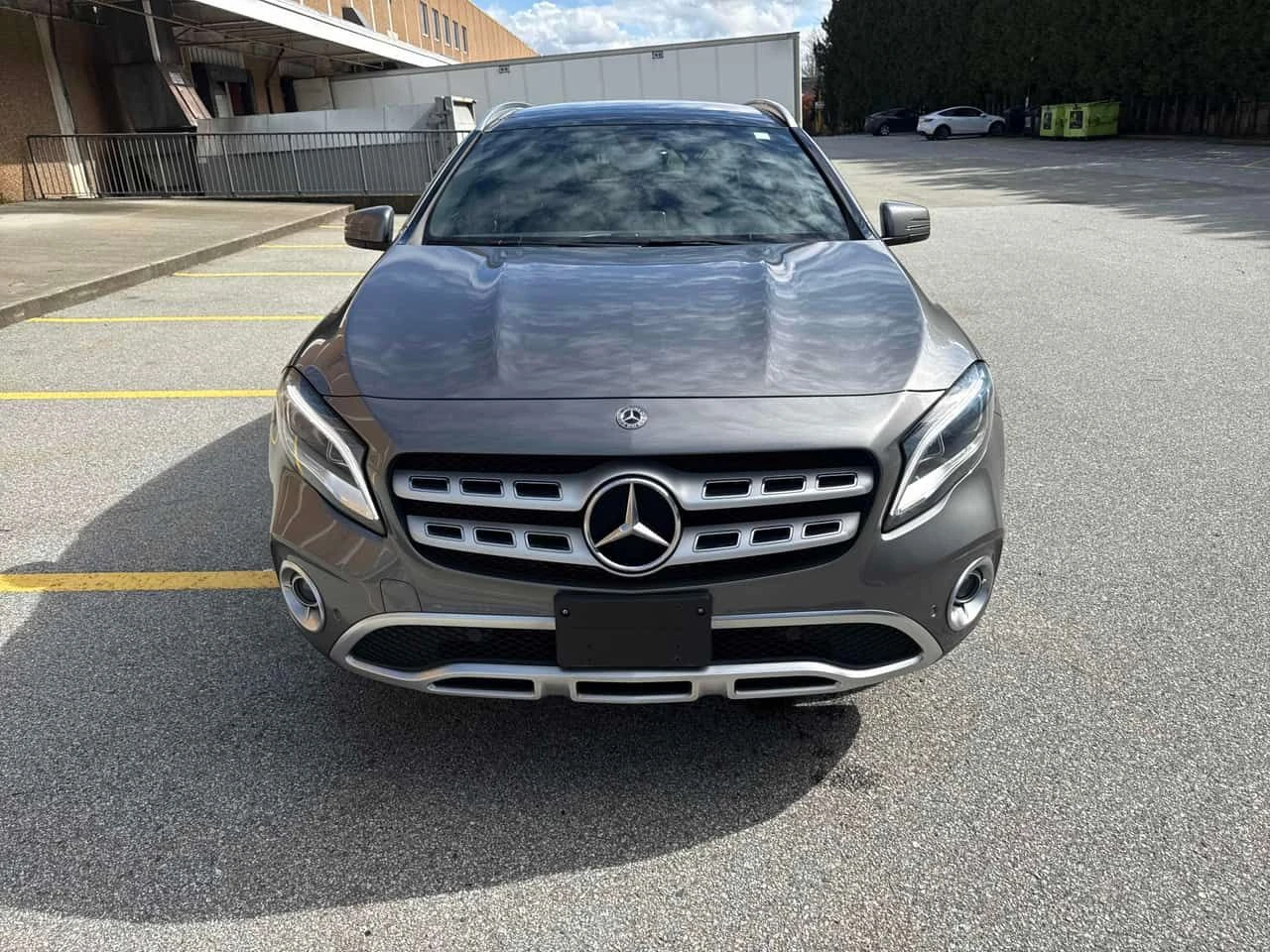 Mercedes-Benz GLA 250 4MATIC SUV/CARFAX/ПАНОРАМА/ПОДГРЕВИ, снимка 2 - Автомобили и джипове - 53933939