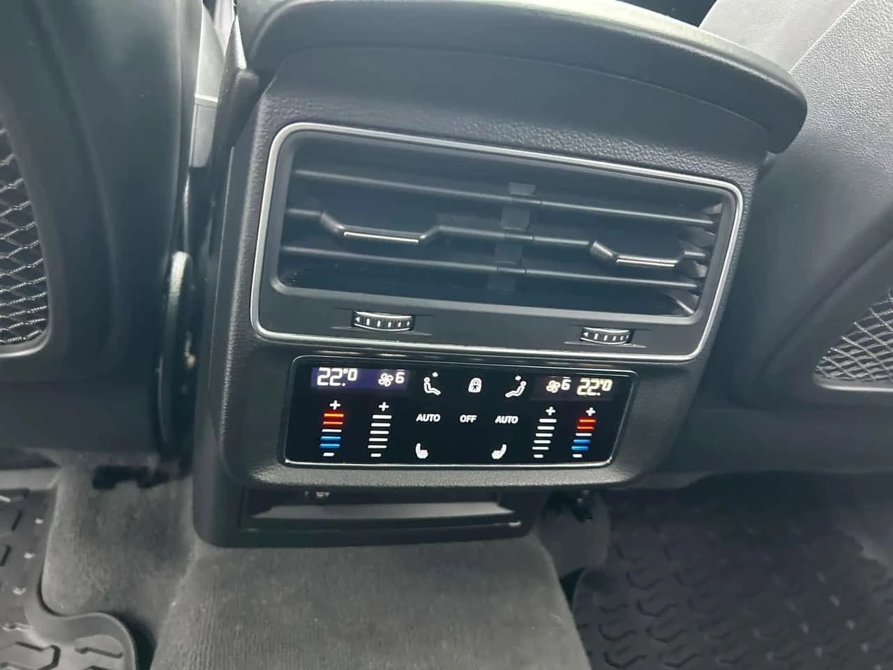 Audi SQ7 quattro Premium Plus  CARFAX | Mobile.bg � ����������� 12