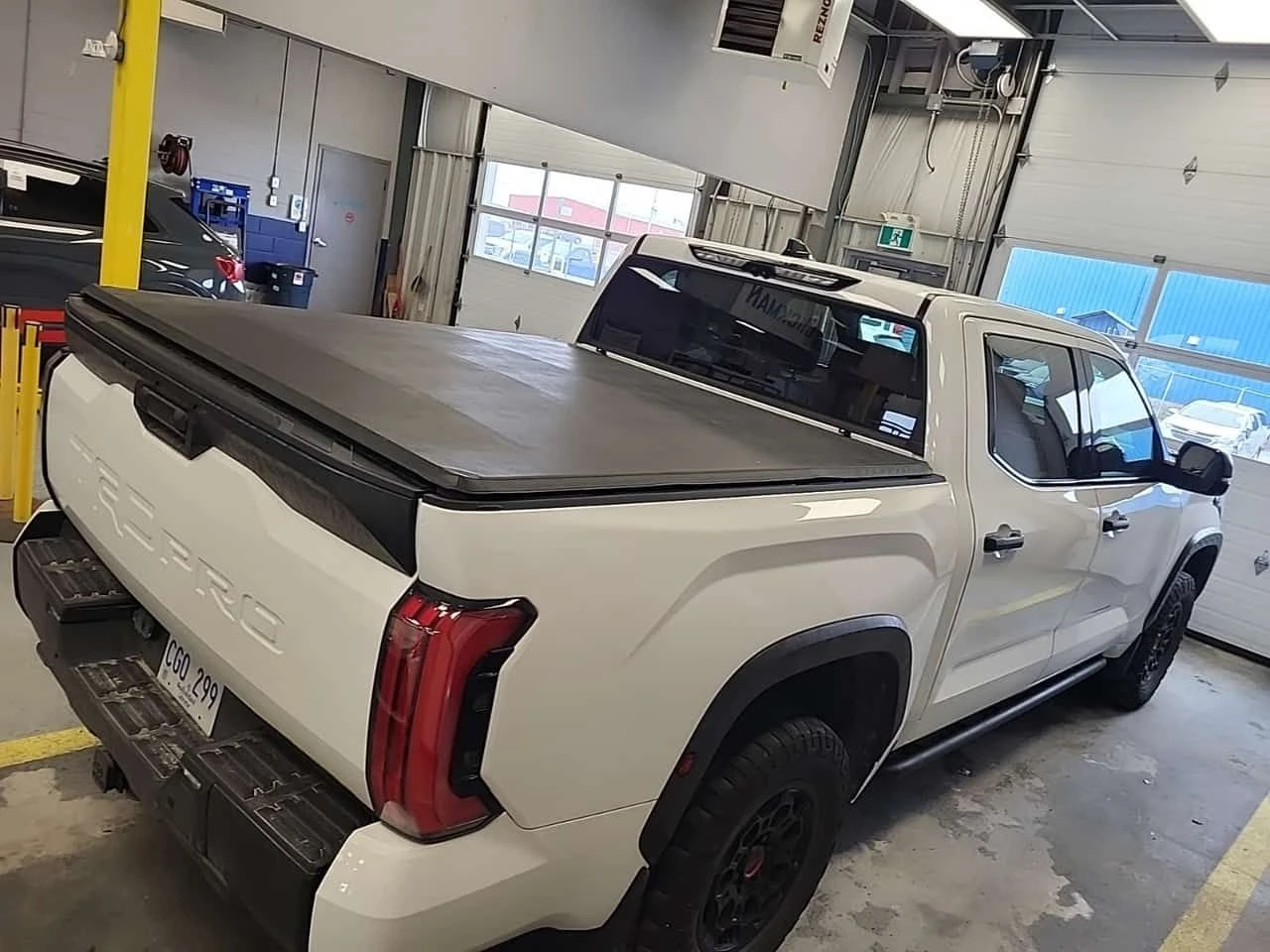 Toyota Tundra  LIMITED HYBRID CREW CAB SHORT BED , снимка 3 - Автомобили и джипове - 54465893
