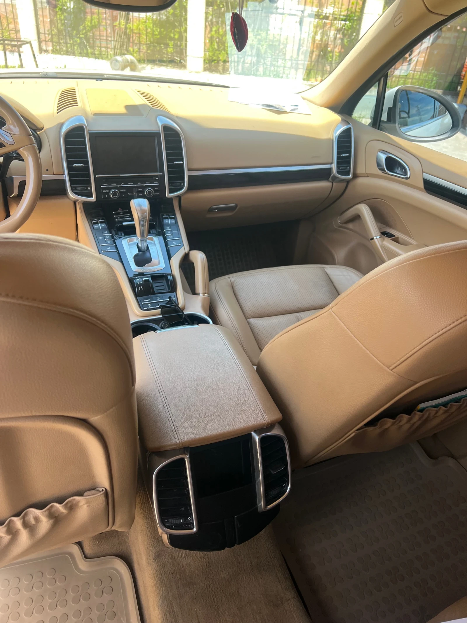 Porsche Cayenne 3.0 дизел, снимка 12 - Автомобили и джипове - 54568583