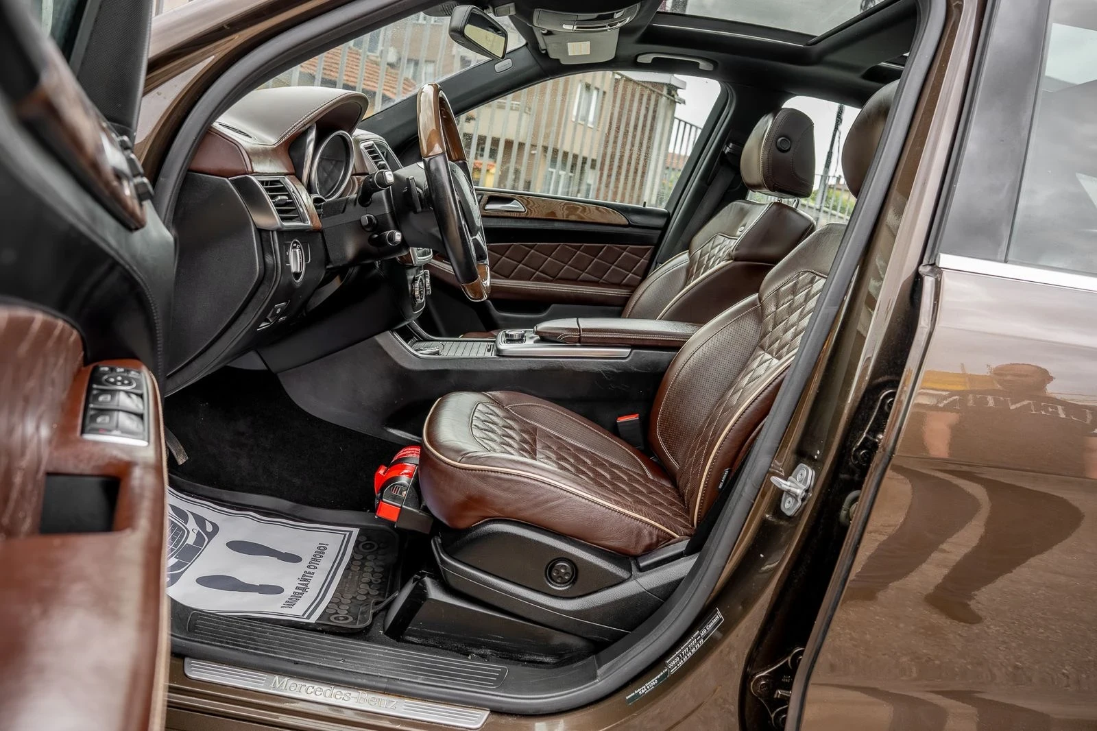 Mercedes-Benz ML 350 BlueTEC-AMG-DESIGNO Edition1-PANO-DISTR-ОБДУХ-FULL, снимка 14 - Автомобили и джипове - 54825402