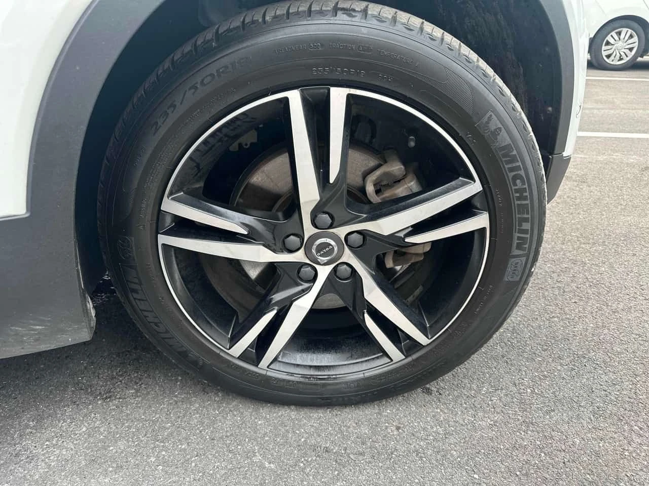 Volvo XC40 * R Design * CARFAX * ОПЦИЯ ЗА ФИНАНСИРАНЕ , снимка 7 - Автомобили и джипове - 55303824