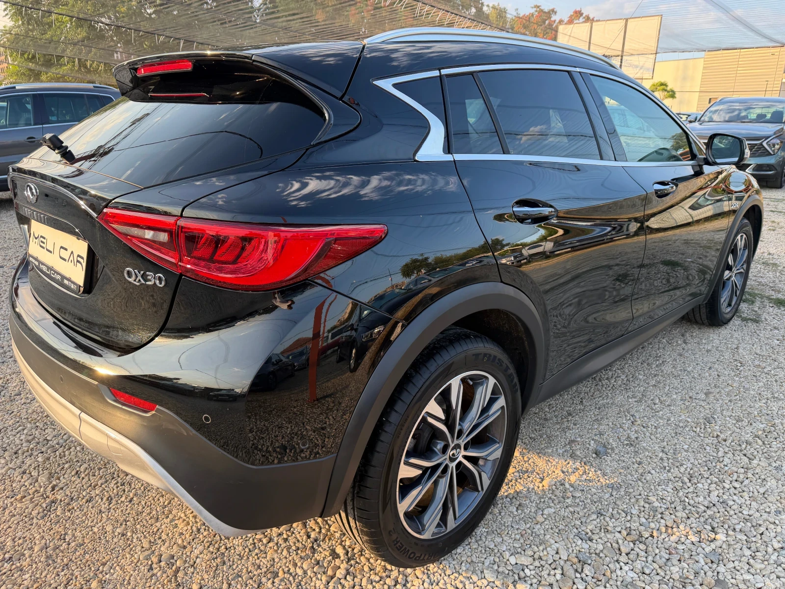 Infiniti QX30 2.2 PREMIUM 100%РЕАЛНИ КМ 4х4ЛИЗИНГ ВИДЕО, снимка 3 - Автомобили и джипове - 55592699