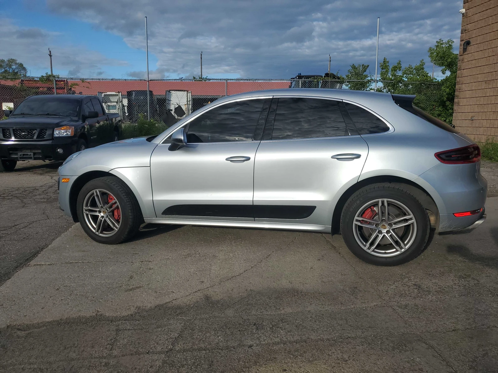 Porsche Macan * AWD 4dr Turbo * CARFAX * ОПЦИЯ ЗА ФИНАНСИРАНЕ, снимка 2 - Автомобили и джипове - 55983903