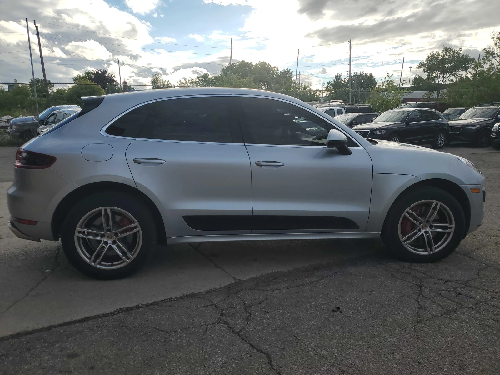 Porsche Macan * AWD 4dr Turbo * CARFAX * ОПЦИЯ ЗА ФИНАНСИРАНЕ, снимка 3 - Автомобили и джипове - 55983903