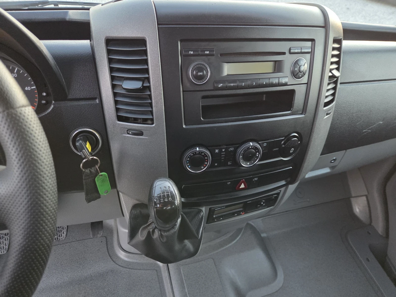 Mercedes-Benz Sprinter 511 CDI, Климатик, До 3.5 тона, 4.30 метра, снимка 12 - Бусове и автобуси - 53750105