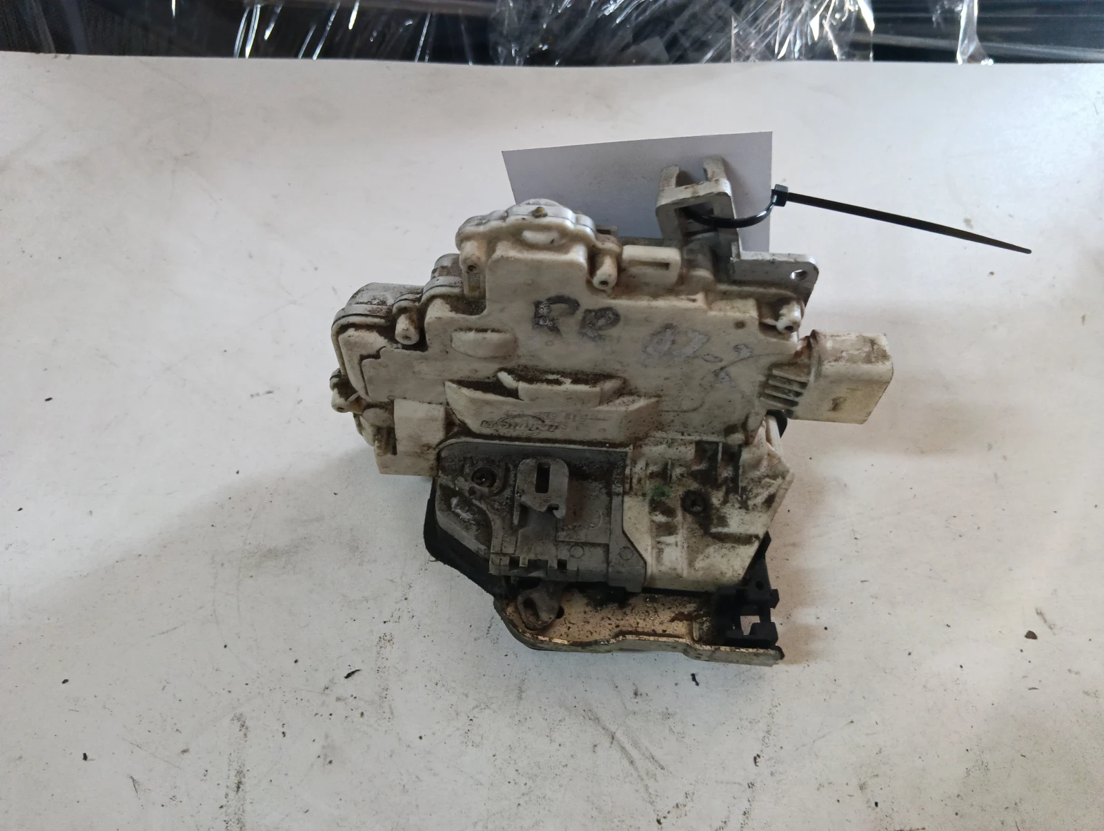 брава (задна дясна) 4G0839016 Audi A7