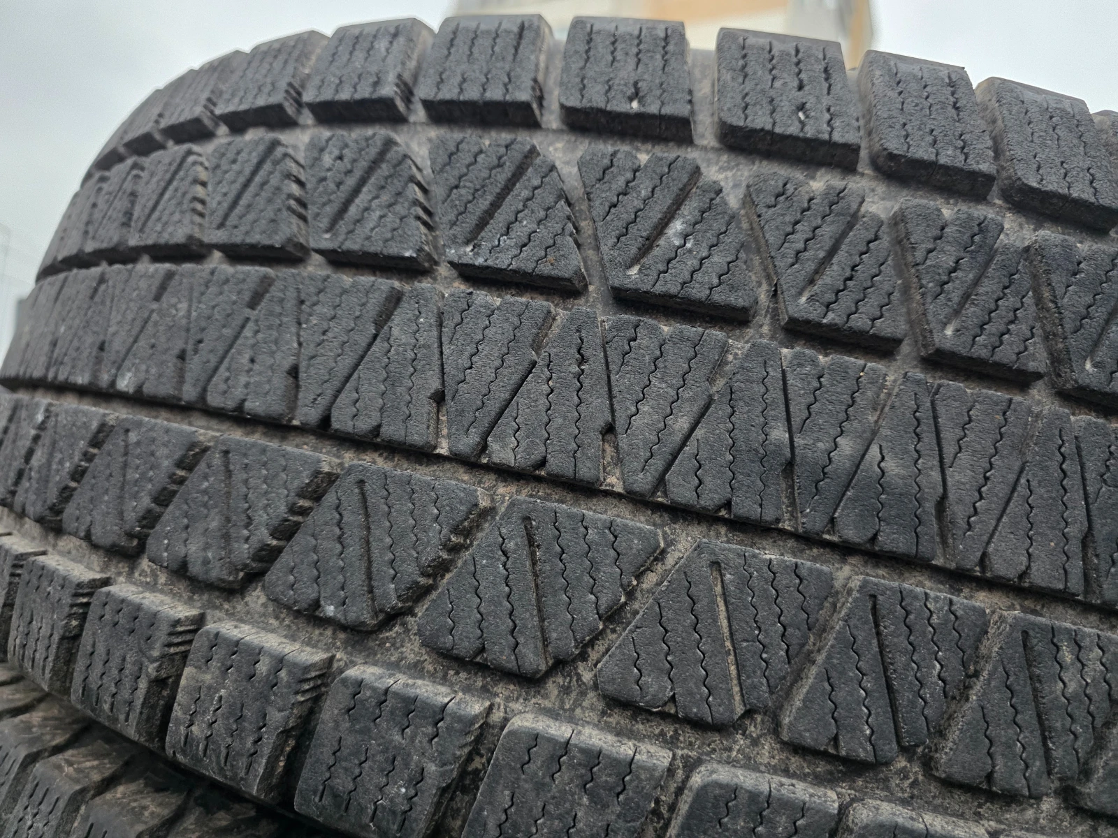 Гуми Зимни 265/70R17, снимка 3 - Гуми и джанти - 53966755