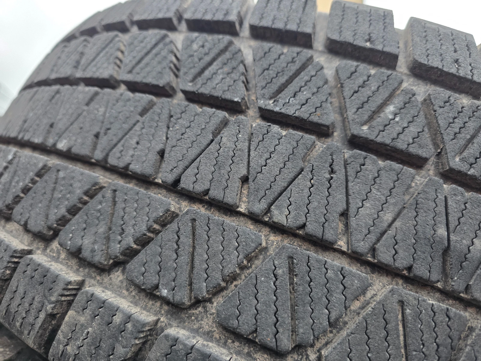 Гуми Зимни 265/70R17, снимка 2 - Гуми и джанти - 53966755