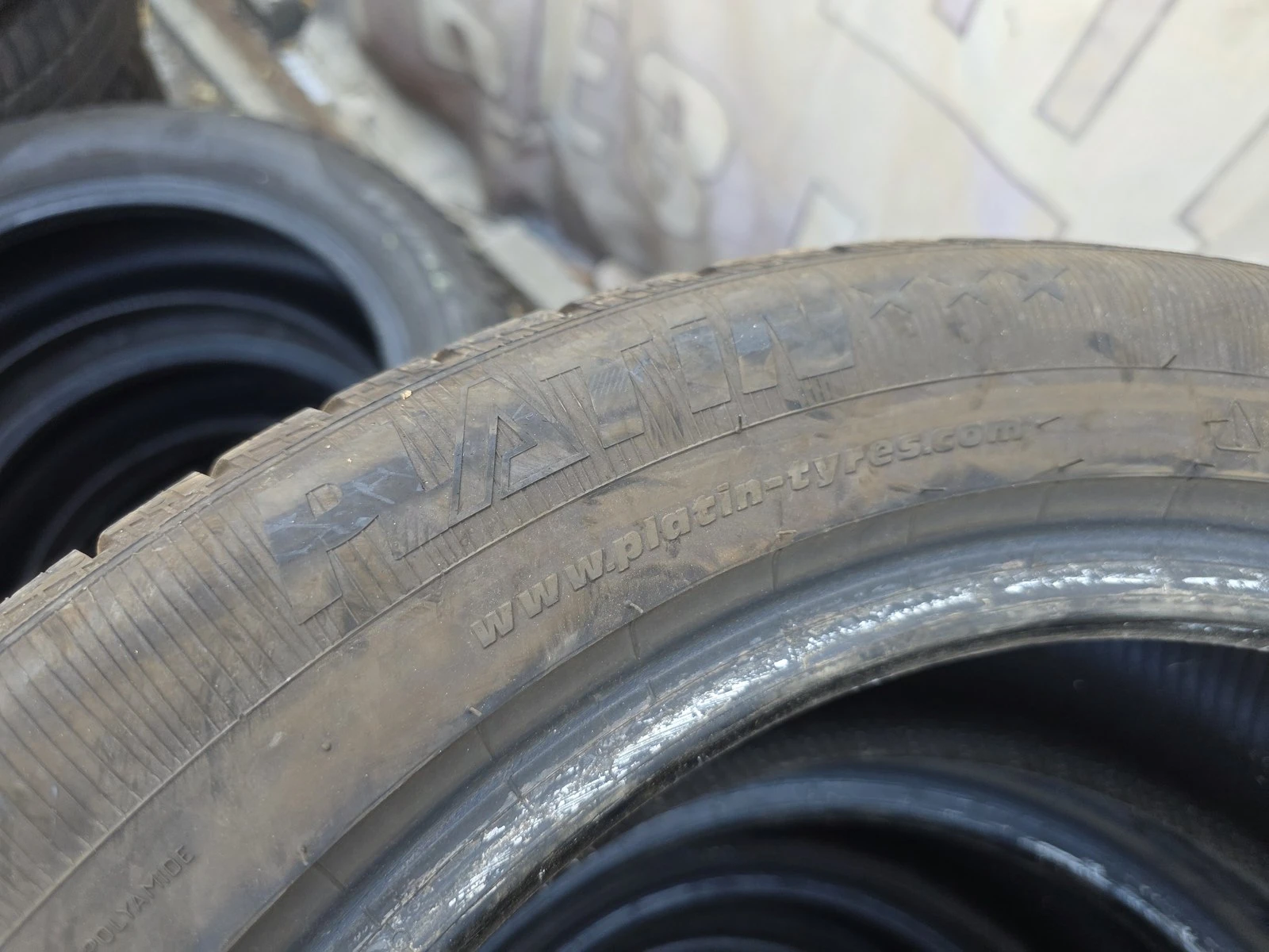 Гуми Зимни 215/55R17, снимка 6 - Гуми и джанти - 56726133