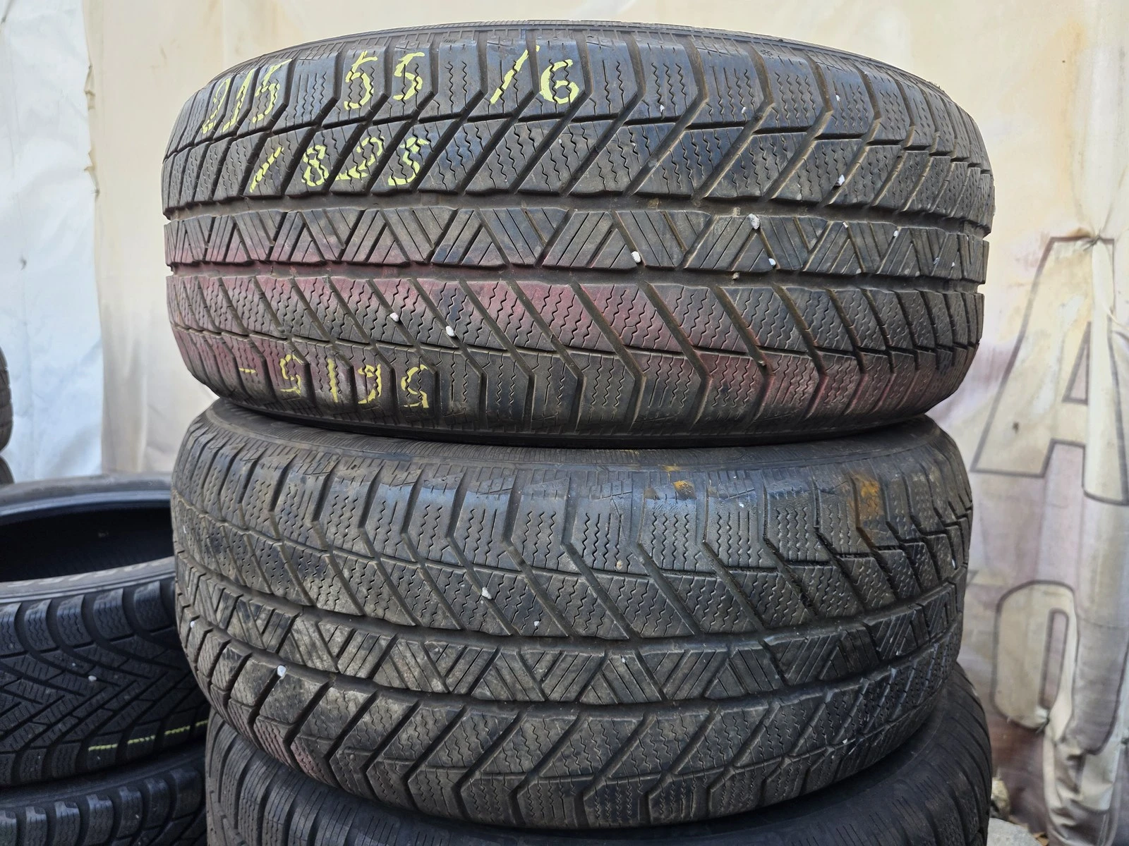 Гуми Зимни 215/55R17, снимка 5 - Гуми и джанти - 56726133
