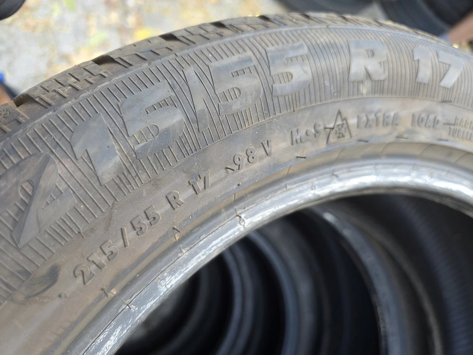 Гуми Зимни 215/55R17, снимка 8 - Гуми и джанти - 56726133
