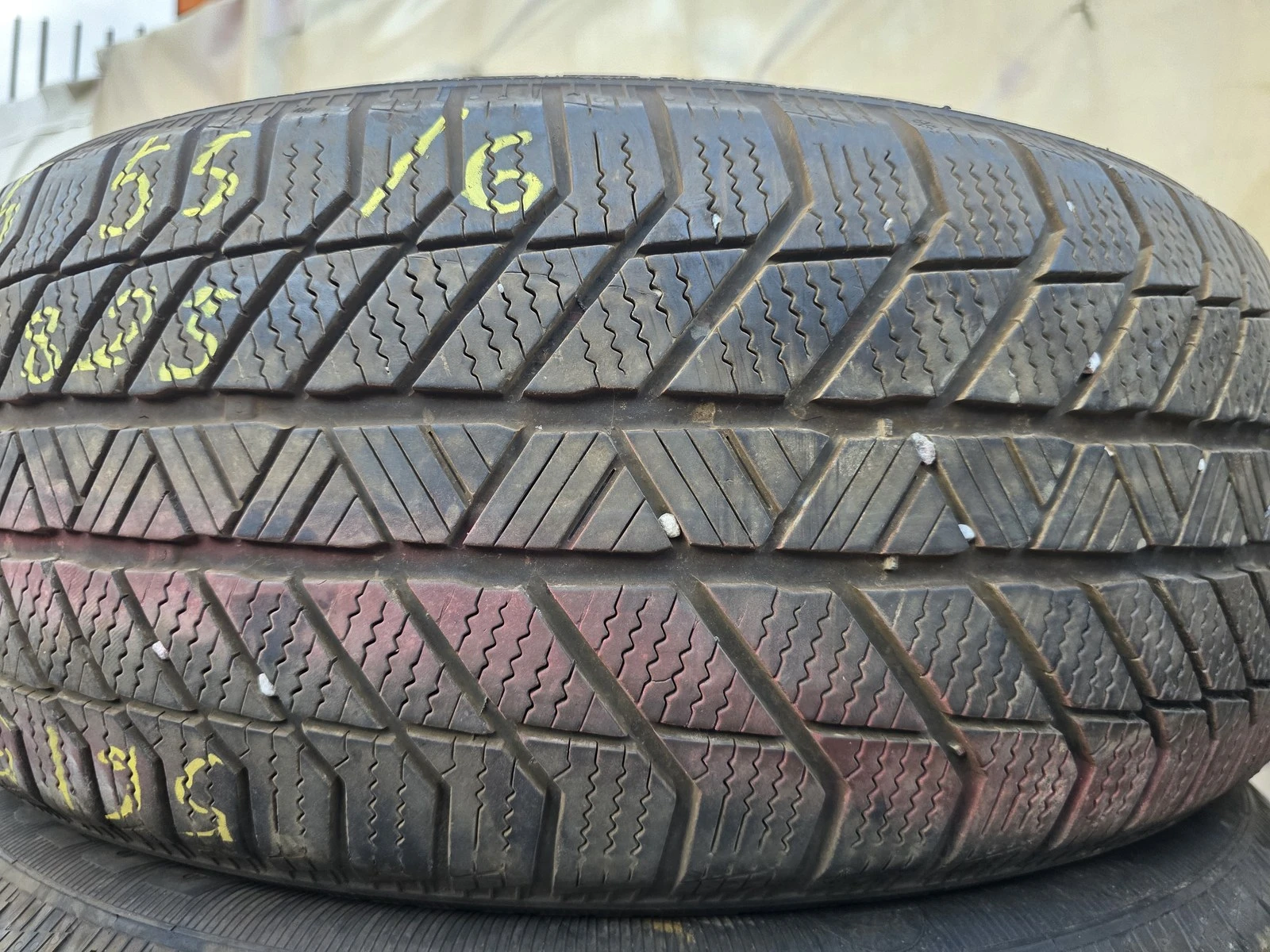 Гуми Зимни 215/55R17, снимка 2 - Гуми и джанти - 56726133