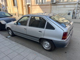 Opel Kadett BEAUTY 1.6, снимка 3 - Автомобили и джипове - 44351201