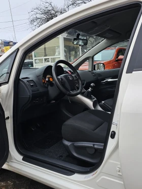 Toyota Auris 1.6 VVT-i 132к.с. Сервизна книжка Ксенон , снимка 6