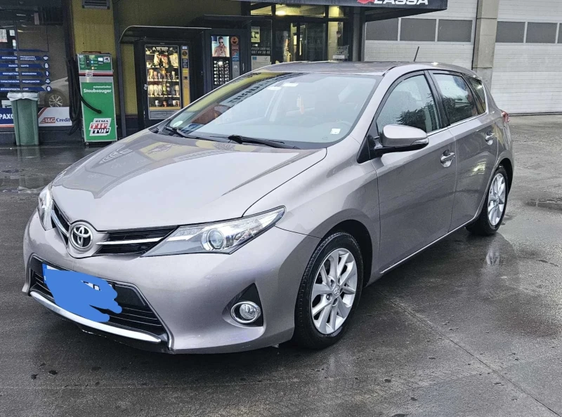 Toyota Auris, снимка 3 - Автомобили и джипове - 47184377