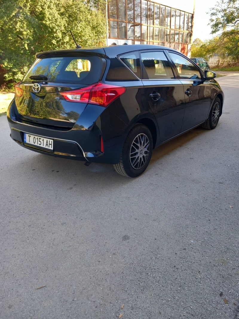 Toyota Auris 1.4 D4D, снимка 2 - Автомобили и джипове - 47951144