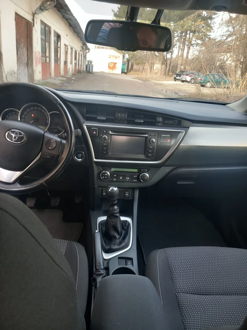 Toyota Auris 1.4 D4D, снимка 12 - Автомобили и джипове - 47951144