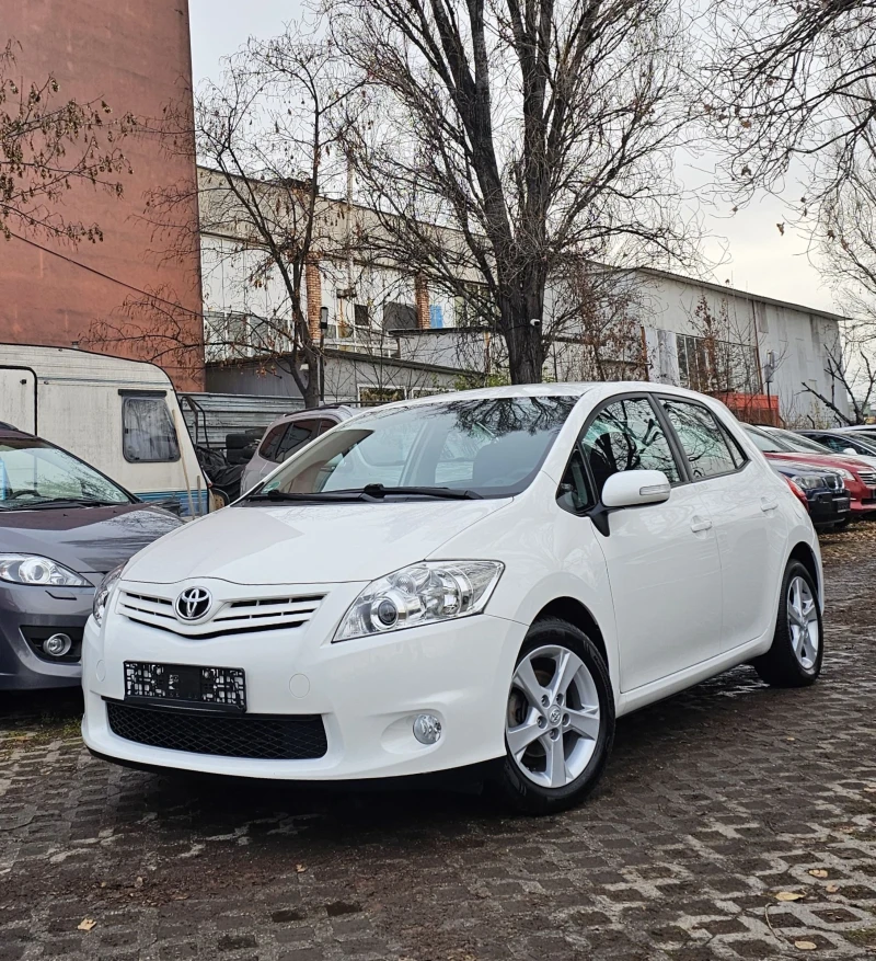 Toyota Auris 1.6 VVT-i 132к.с. Сервизна книжка Ксенон , снимка 1 - Автомобили и джипове - 48311392