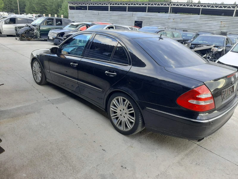 Mercedes-Benz E 320, снимка 3 - Автомобили и джипове - 51175391