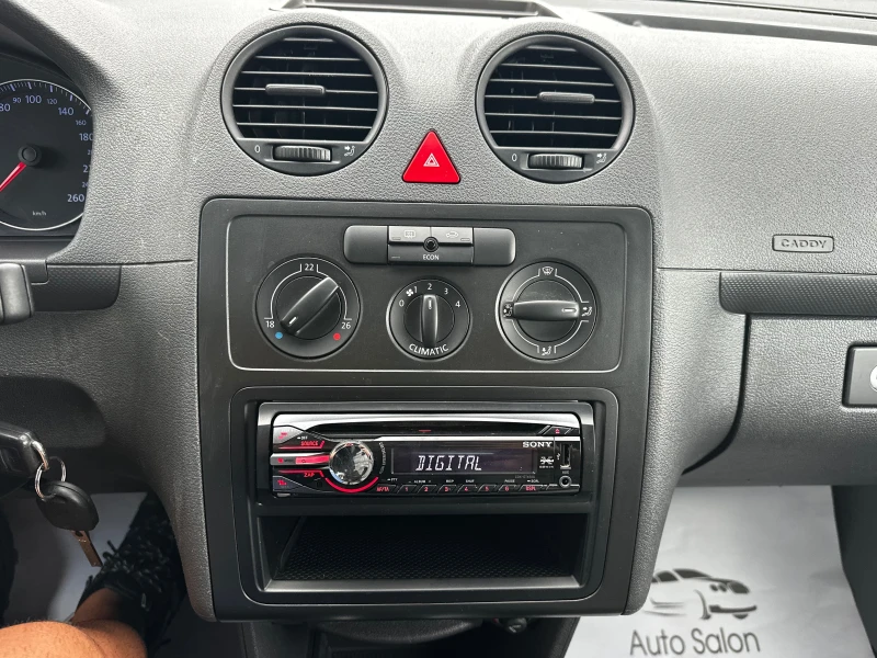 VW Caddy 1.9TDI 105к.с DSG, снимка 11 - Автомобили и джипове - 51725552