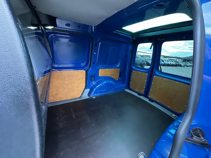 VW Caddy 1.9TDI 105к.с DSG, снимка 17 - Автомобили и джипове - 51725552