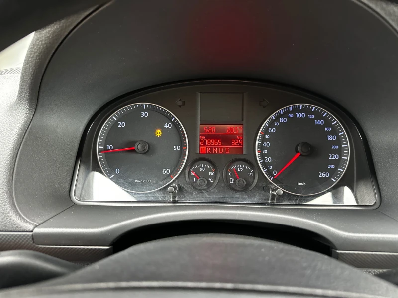 VW Caddy 1.9TDI 105к.с DSG, снимка 10 - Автомобили и джипове - 51725552