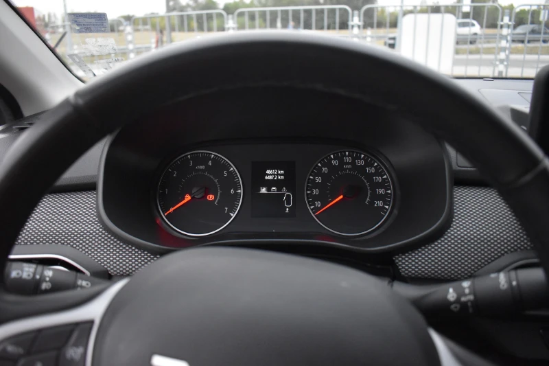 Dacia Logan 1.0i - ГАРАНЦИОНЕН, снимка 7 - Автомобили и джипове - 52829733