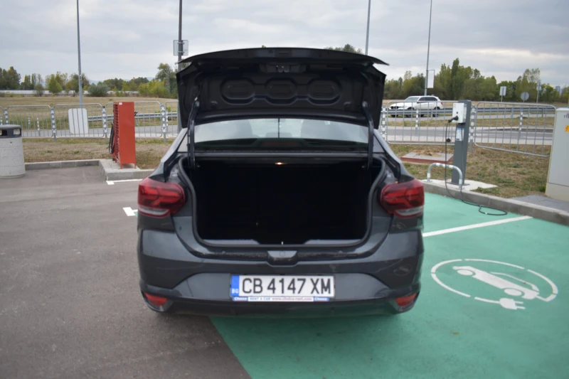 Dacia Logan 1.0i - ГАРАНЦИОНЕН, снимка 10 - Автомобили и джипове - 52829733