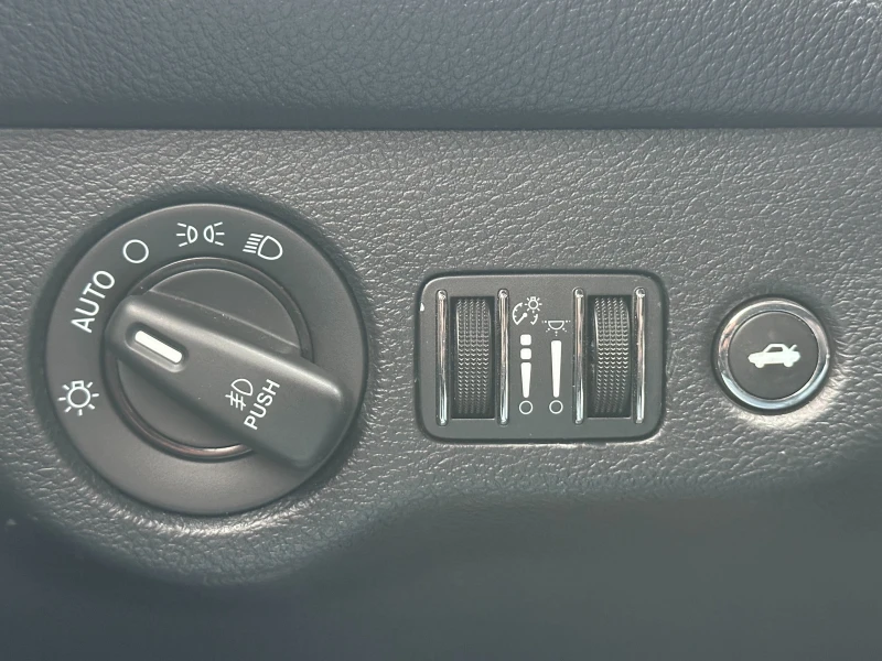 Dodge Challenger Подгрев/Обдухване/Дистроник, снимка 15 - Автомобили и джипове - 52373920