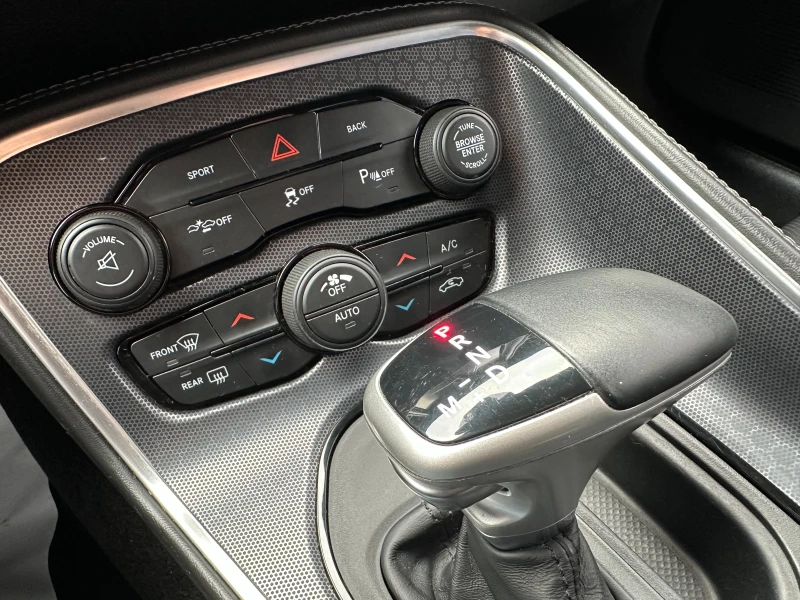 Dodge Challenger Подгрев/Обдухване/Дистроник, снимка 11 - Автомобили и джипове - 52373920