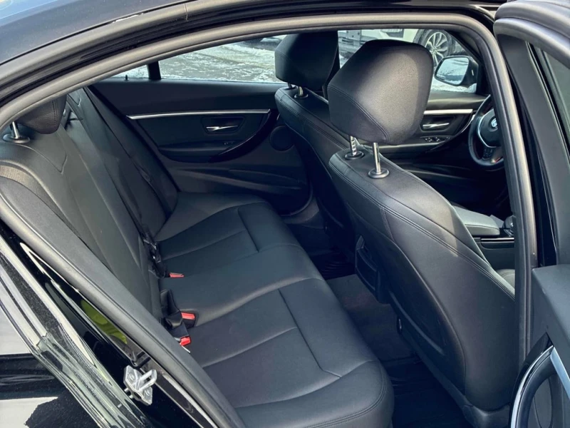 BMW 330 * 330e * CARFAX * ЦЕНА ДО БГ, снимка 12 - Автомобили и джипове - 53248846