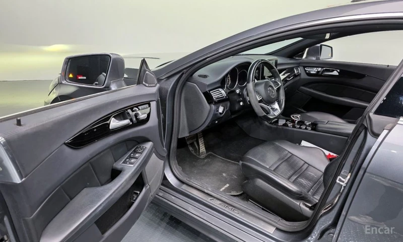 Mercedes-Benz CLS 63 AMG, снимка 11 - Автомобили и джипове - 53516316