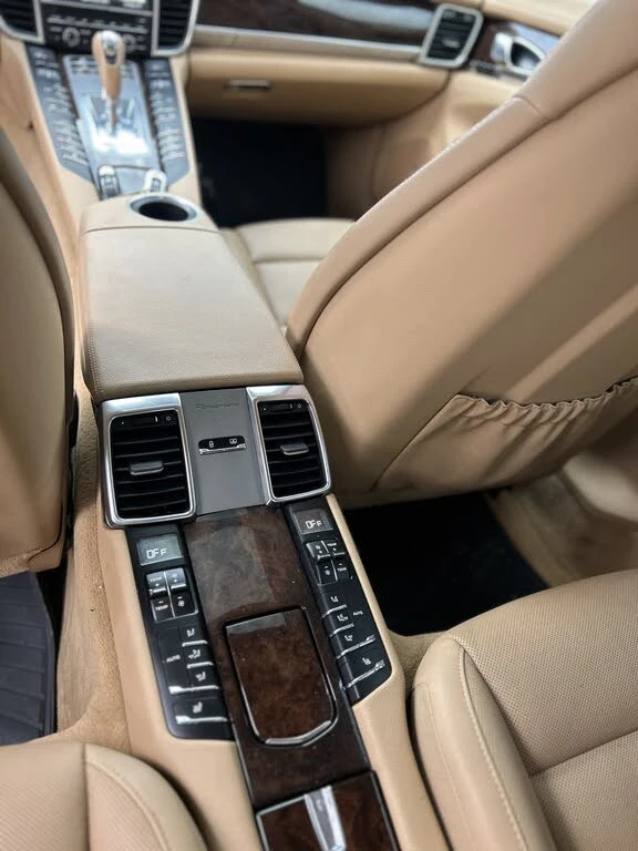 Porsche Panamera 4S* АвтоКредит* (Цена до БГ) , снимка 13 - Автомобили и джипове - 53396326