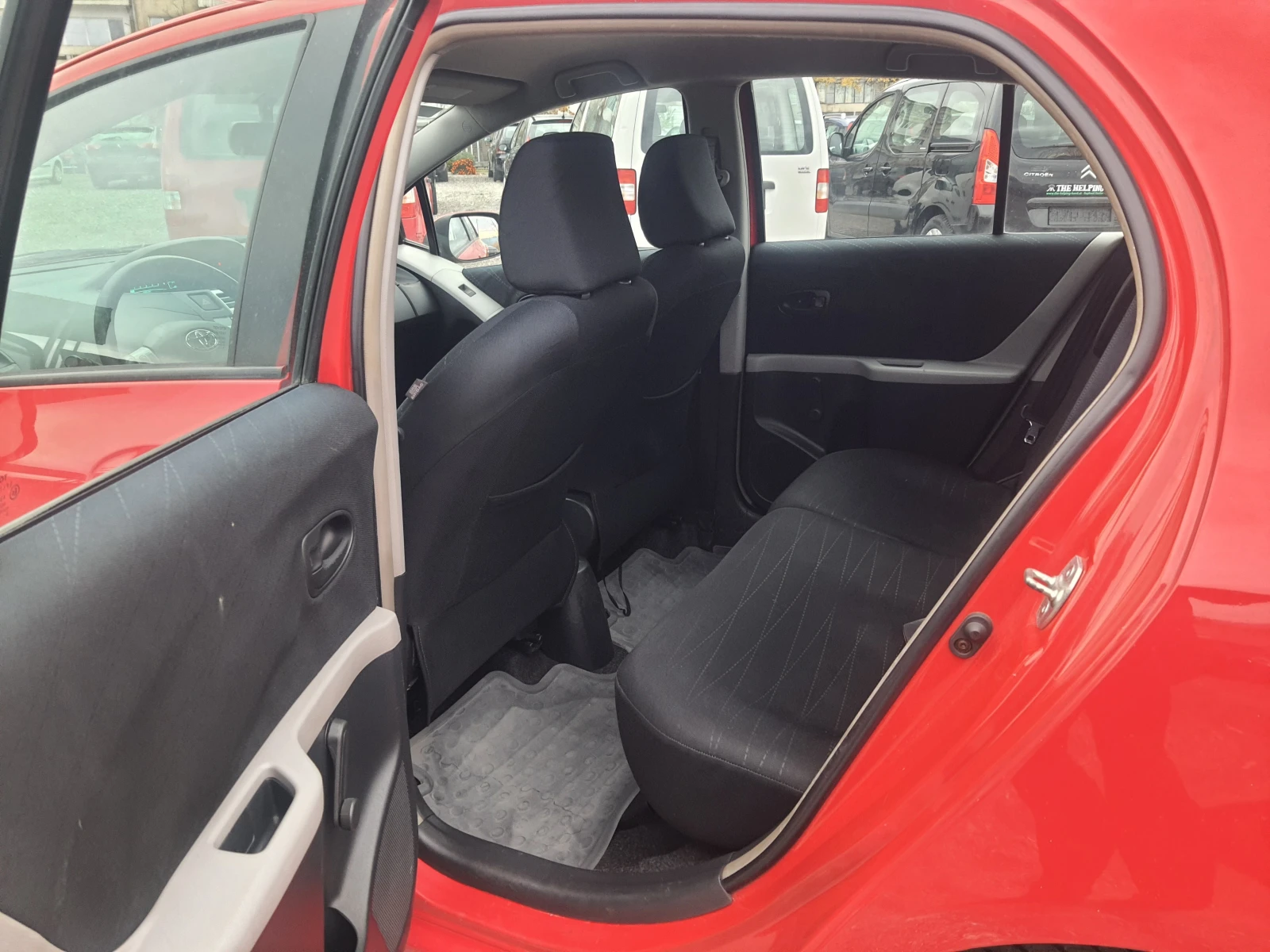 Toyota Yaris 1.4 d4d  | Mobile.bg — изображение 12