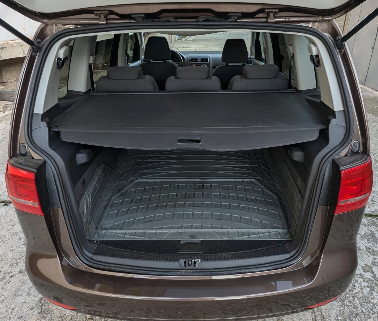 VW Touran Highline 1.4 TSI | Mobile.bg   13