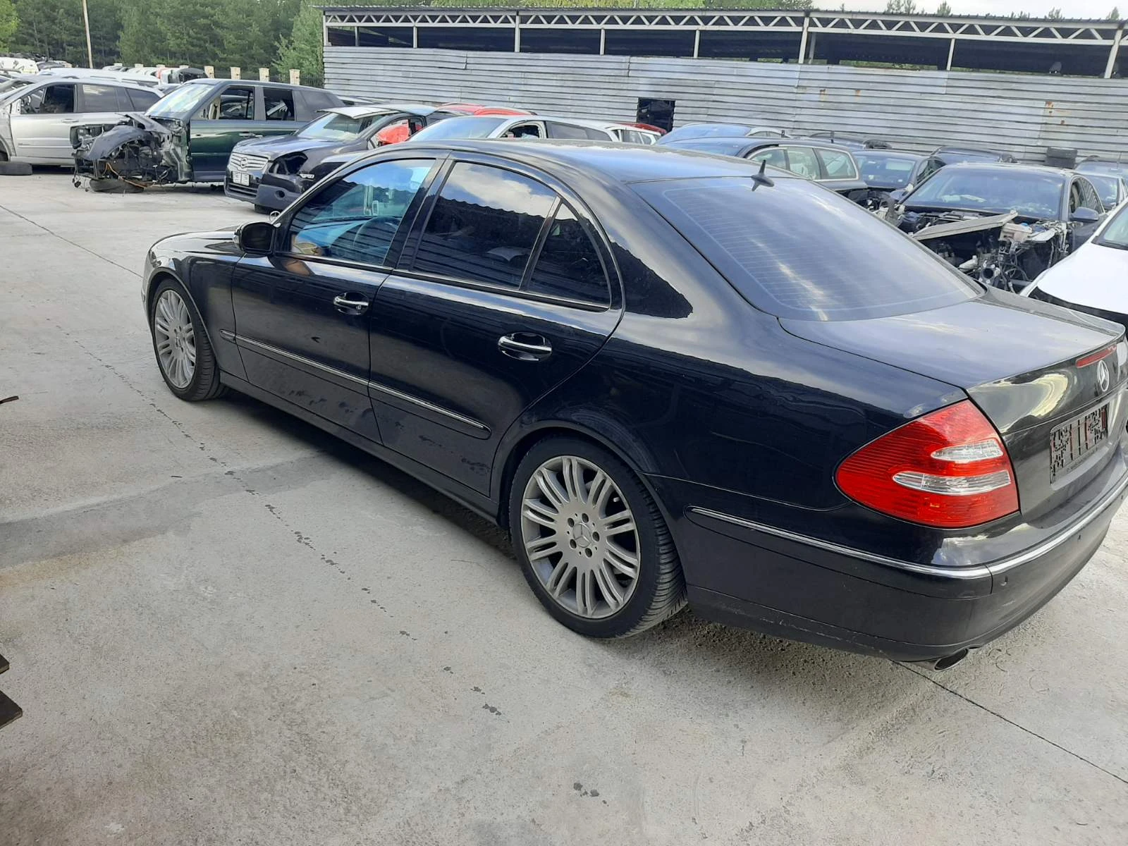 Mercedes-Benz E 320  - изображение 3