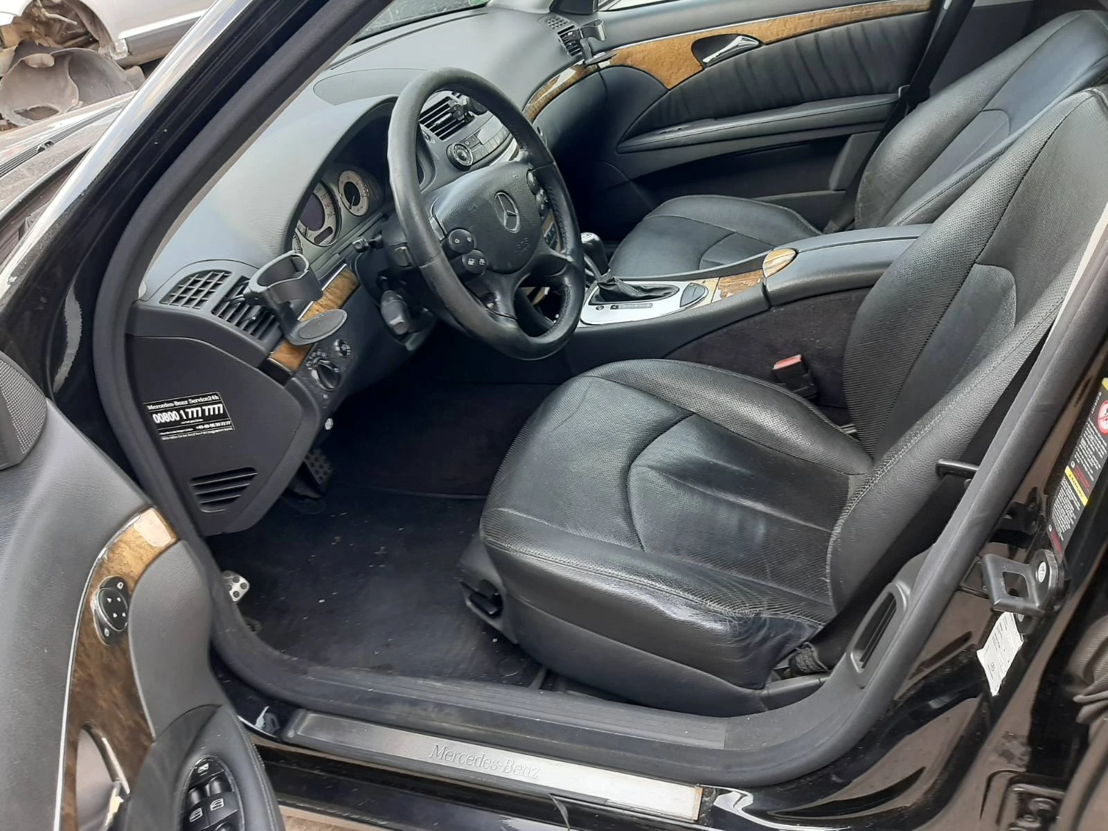 Mercedes-Benz E 320  - изображение 7
