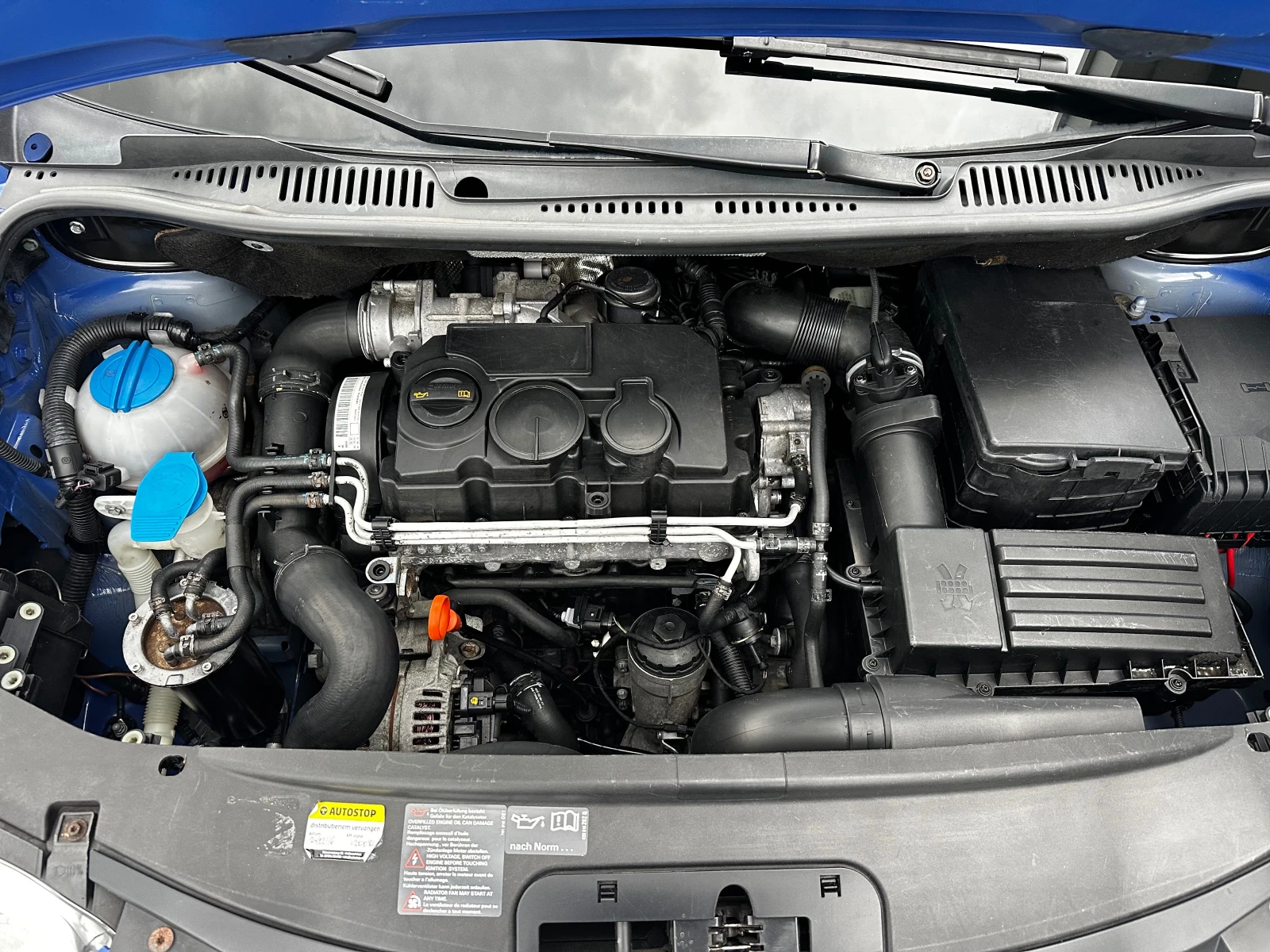 VW Caddy 1.9TDI 105к.с DSG - изображение 6