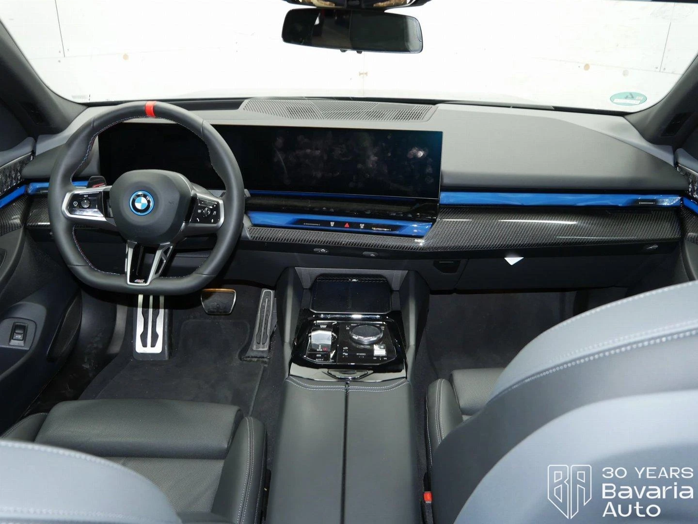 BMW i5 M60 xDrive Touring - изображение 6