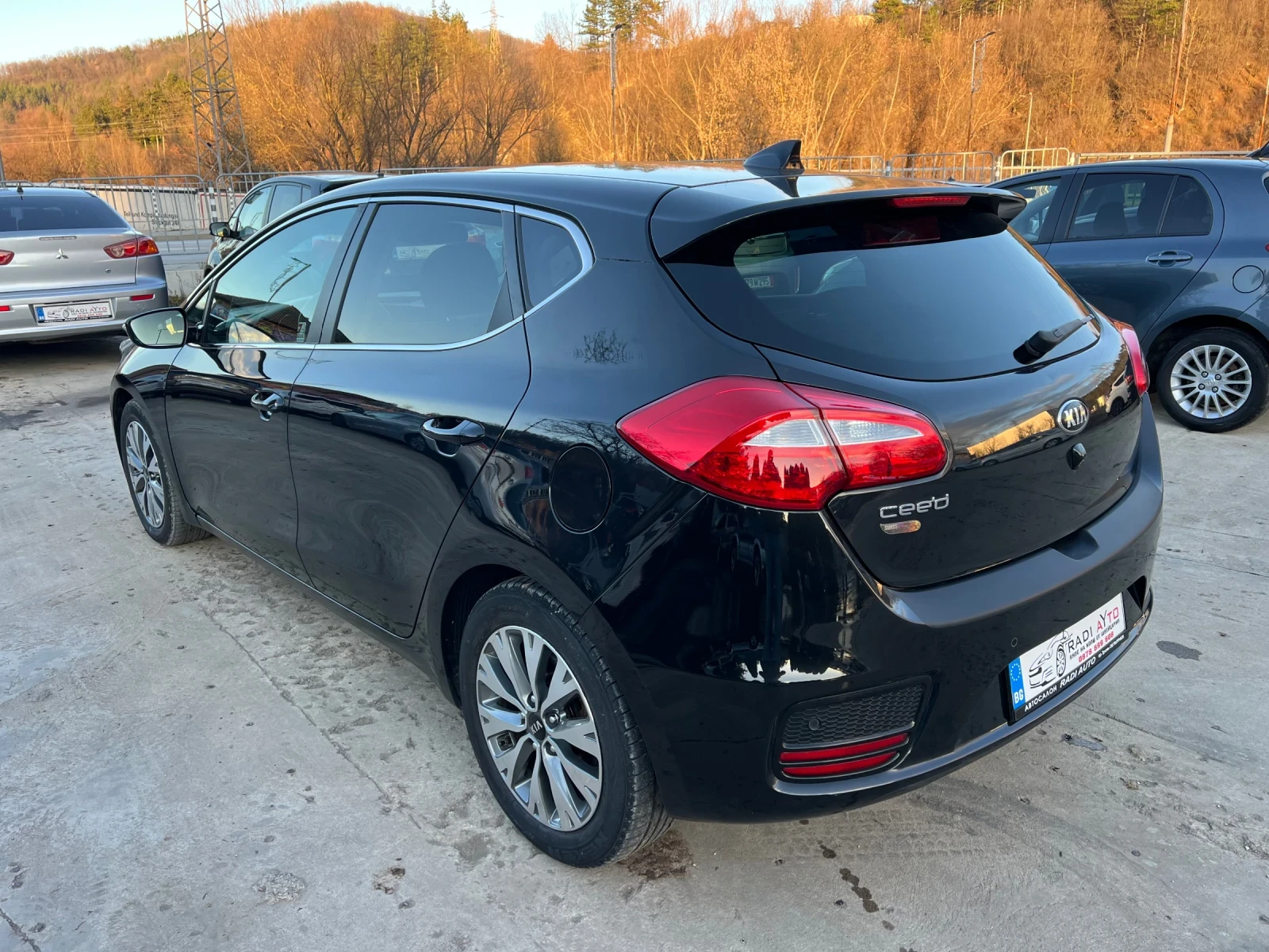Kia Ceed 1.6i АВТОМАТ EURO6B ШВЕЙЦАРИЯ  - изображение 4