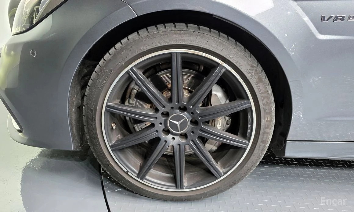 Mercedes-Benz CLS 63 AMG  - изображение 5