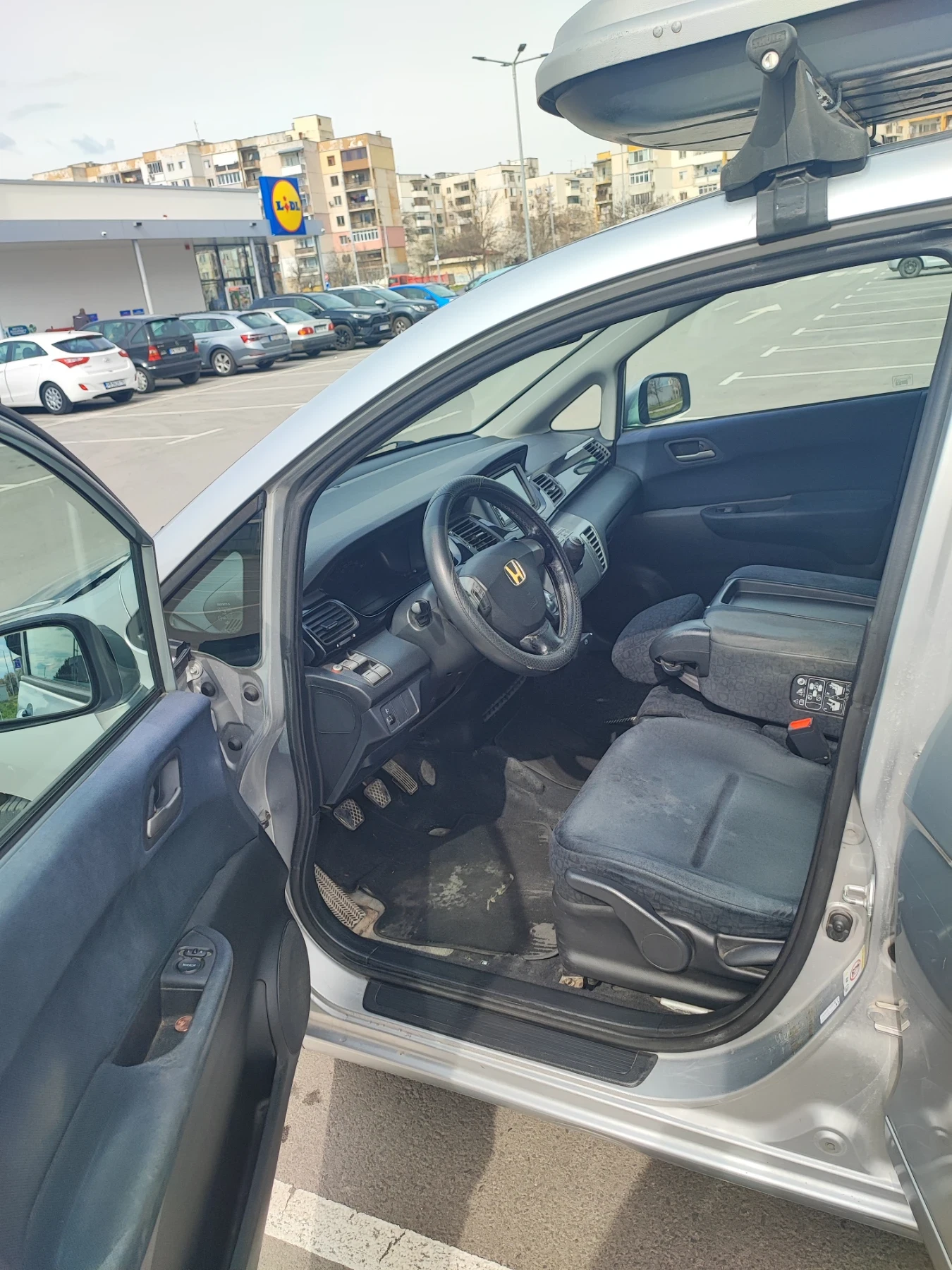 Honda Fr-v, снимка 9 - Автомобили и джипове - 53912005