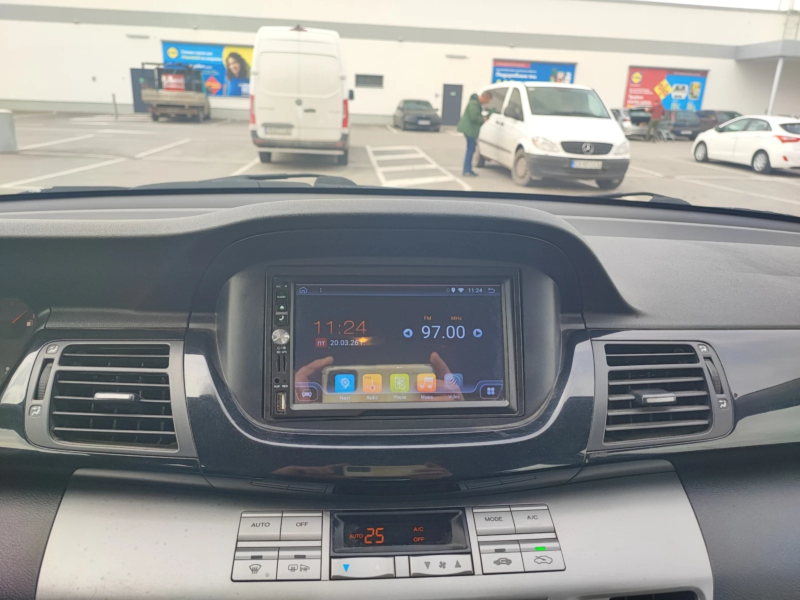 Honda Fr-v, снимка 13 - Автомобили и джипове - 53912005