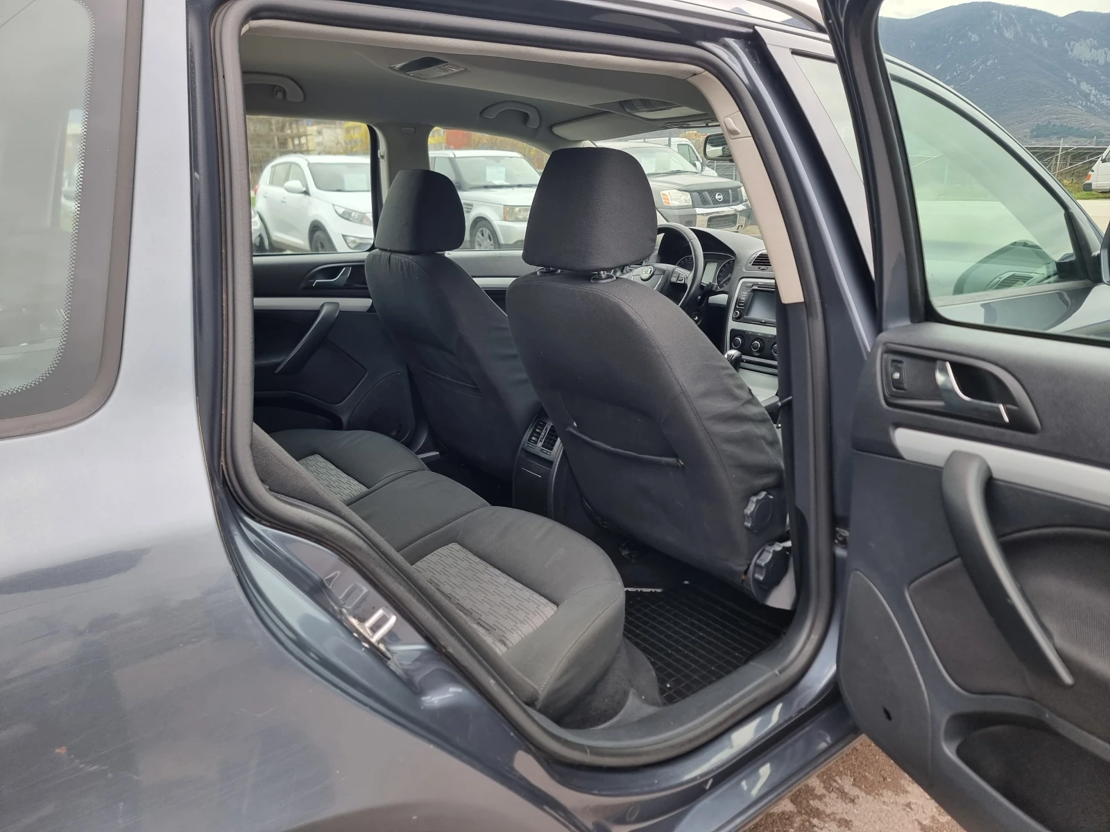 Skoda Octavia 2.0TDI, снимка 14 - Автомобили и джипове - 54027837