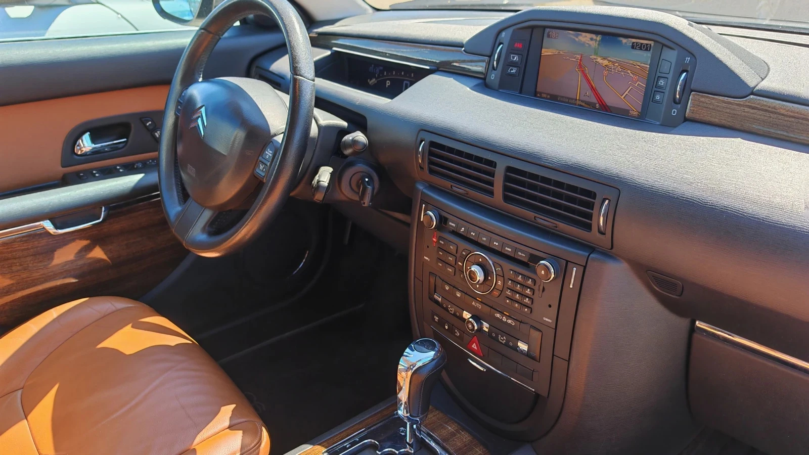 Citroen C6 3.0HDI-240k.ТОП СЪСТОЯНИЕ СЕРВИЗНА КНИЖКА , снимка 17 - Автомобили и джипове - 54139036