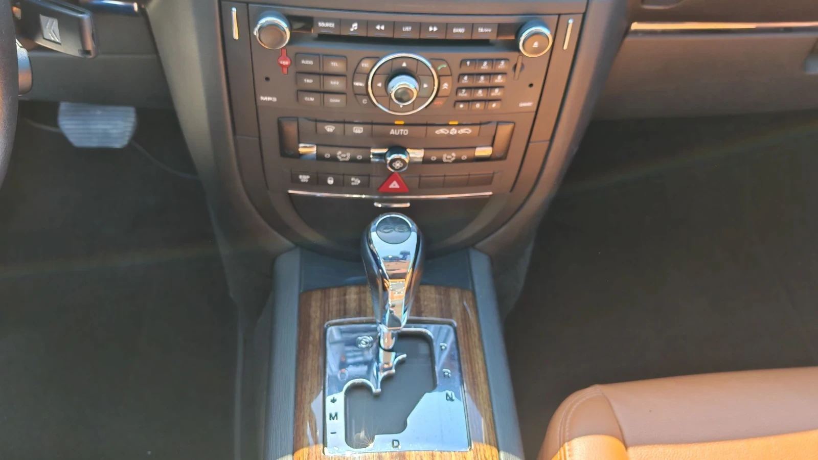 Citroen C6 3.0HDI-240k.ТОП СЪСТОЯНИЕ СЕРВИЗНА КНИЖКА , снимка 12 - Автомобили и джипове - 54139036