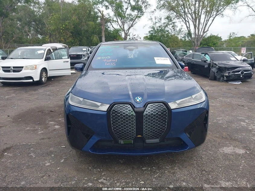BMW iX xDrive50, снимка 12 - Автомобили и джипове - 54378657