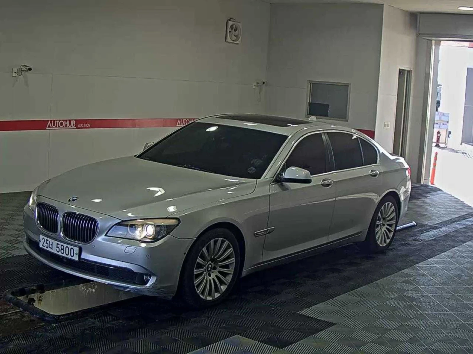 BMW 730 2011г.РЕАЛНИ КИЛОМЕТРИ 149 000 ФУЛ Екстри 